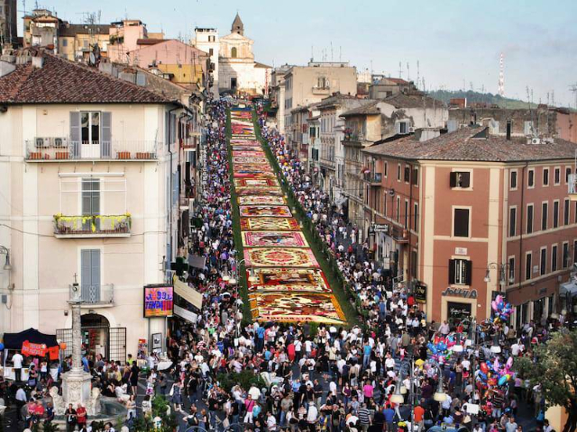 ಜೆನ್ಜಾನೊದ ಇನ್ಫಿಯೊರಾಟಾ - Genzano di Roma | Secret World Trip Planner