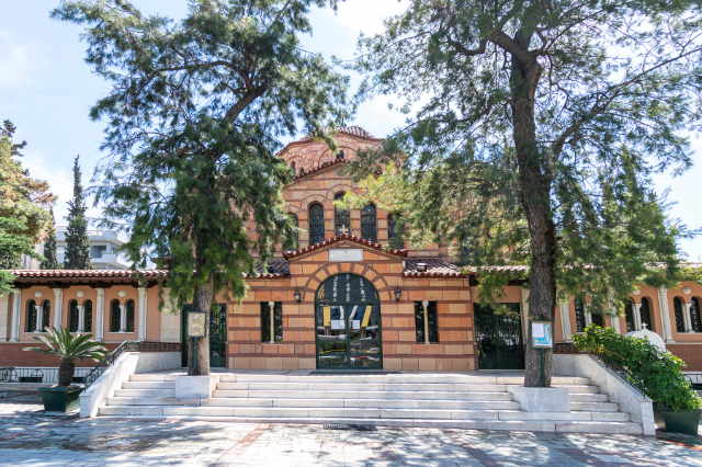 Agios Sostis figyelemre méltó utazása: Sosztosz Sosztoszi: A párizsi pavilontól Athén tribútumáig - Athina | Secret World Trip Planner