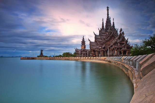 Heiligtum der Wahrheit - Muang Pattaya | Secret World Trip Planner