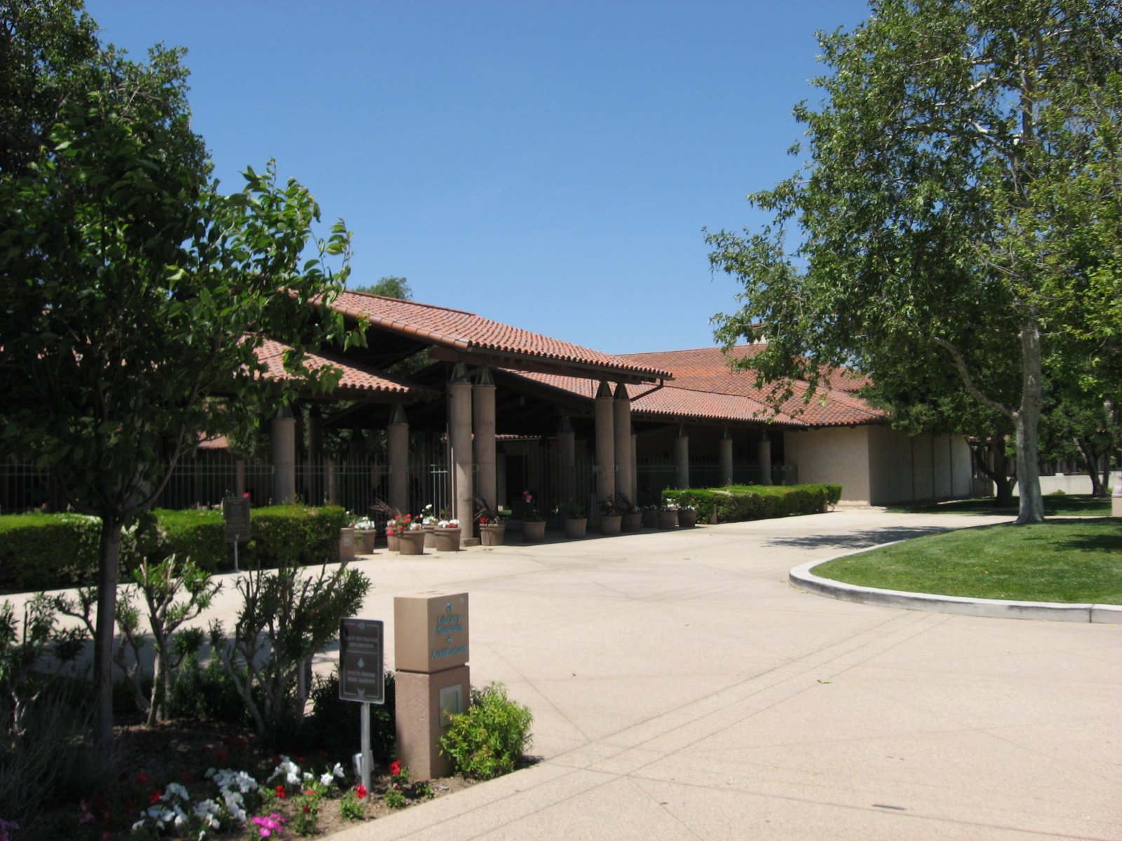 Biblioteca e Museo Presidenziale Ronald Reagan - Simi Valley | Secret World Trip Planner