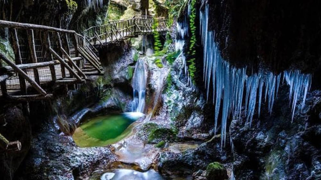 Мағораҳои Кальерон - Via Grotte del Caglieron | Secret World Trip Planner