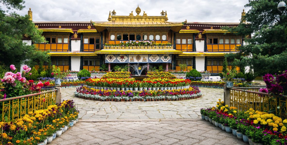 ノルブリンカ Norbulingka チベット語で 宝の公園 を意味する Secret World ノルブリンカ Norbulingka チベット語で 宝の公園 を意味する Secret World