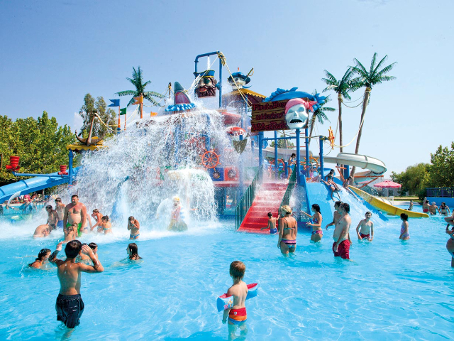 Fuja do calor e mergulhe na diversão no Waterland Thessaloniki - Tagarades | Secret World Trip Planner