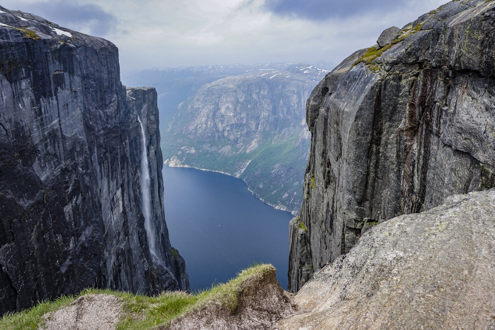 Kjeragbolte岩石在挪威 - Kjeragbolten | Secret World Trip Planner