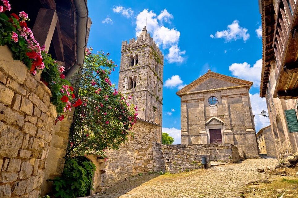 A cidade de Hum, a menor Cidade Do Mundo / Croácia - Colmo | Secret World Trip Planner