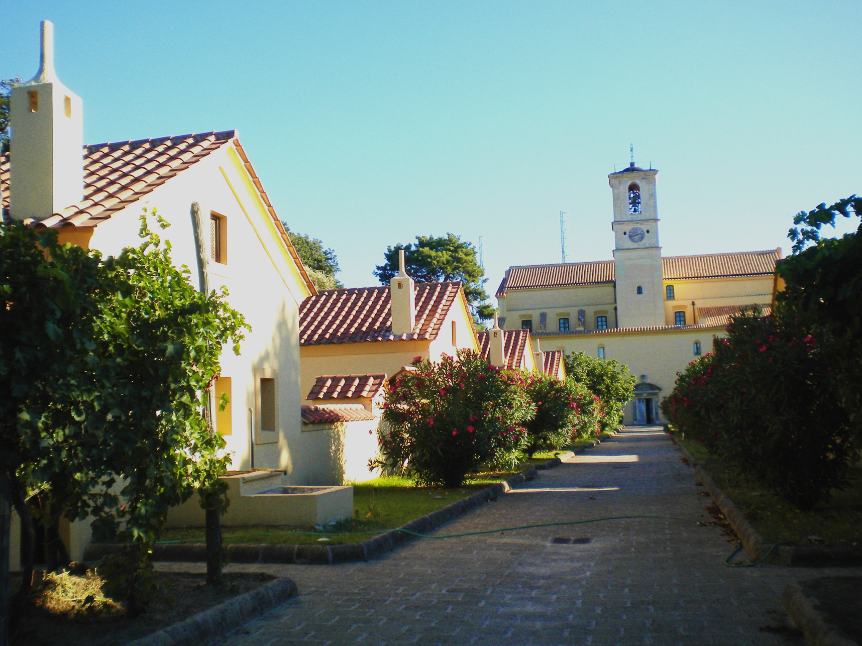 Napolira / Ermita SS. Salvatore - Napoli | Secret World Trip Planner