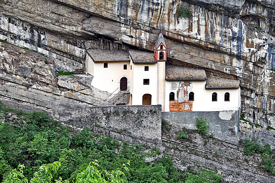 Ermita de San Colombano - San Colombano | Secret World Trip Planner