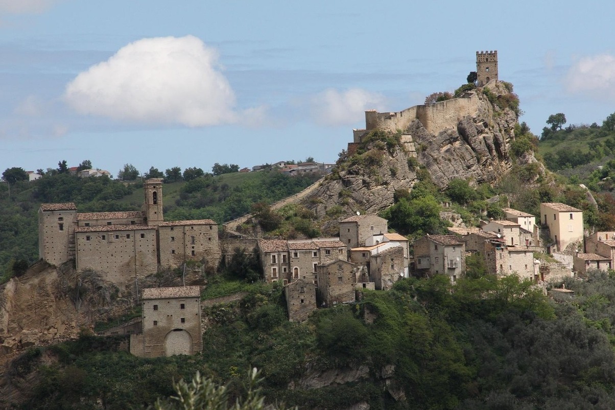 Roccascalegna - Roccascalegna | Secret World Trip Planner