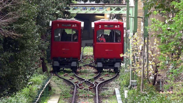 जेनोआचे फ्युनिक्युलर - Genova | Secret World Trip Planner