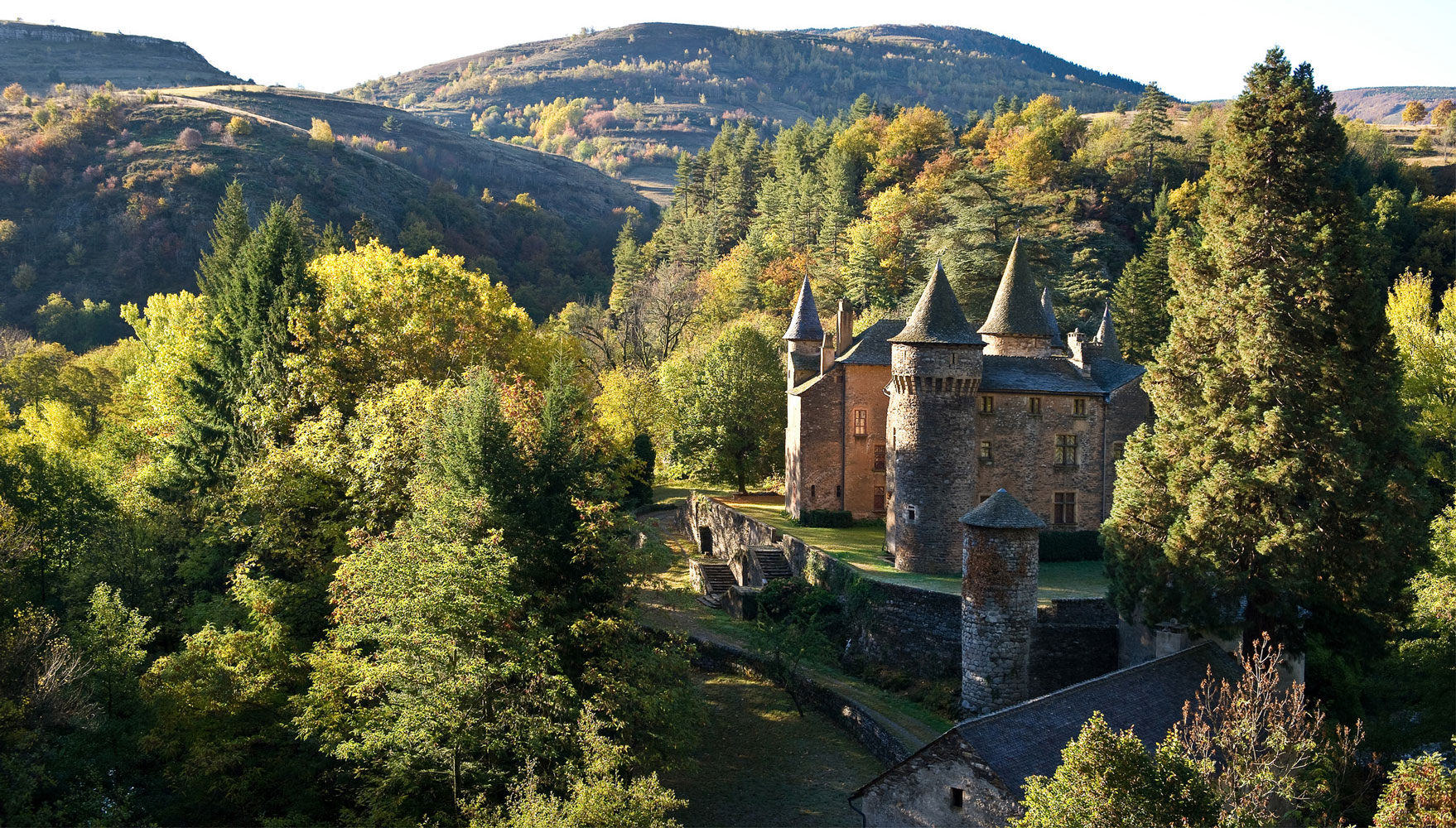 prekrasan-dvorac-chateau-du-chan-secret-world