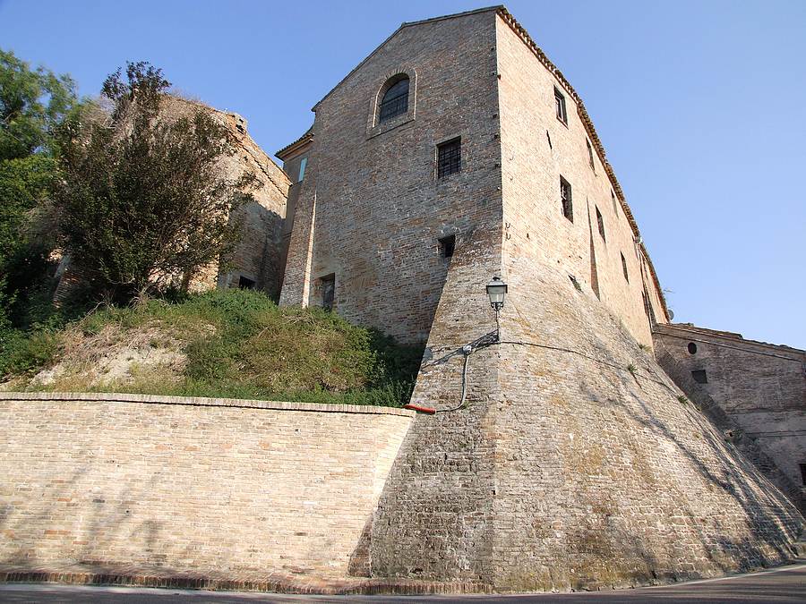 Zamek Pelagallo i Monte Vidon Combatte