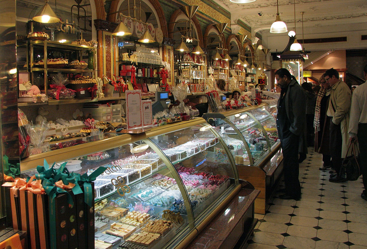 هارودز, فروشگاه تاریخی لوکس - Londra | Secret World Trip Planner