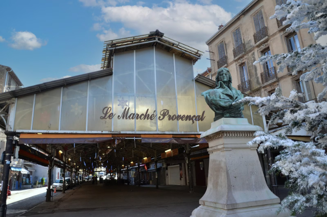 Provençaalse markt - Antibes | Secret World Trip Planner