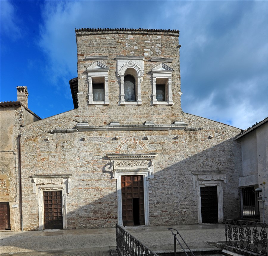 Spoleto | San-Salvatore bazilikasi - Spoleto | Secret World Trip Planner
