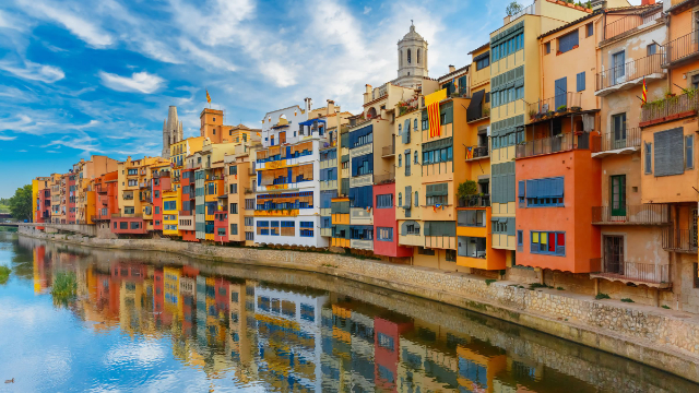 Le case del fiume Onyar: l'anima colorata di Girona - Girona | Secret World Trip Planner