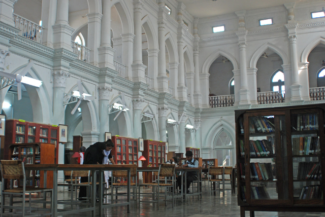 Biblioteca Central de Bahawalpur - Bahawalpur | Secret World Trip Planner