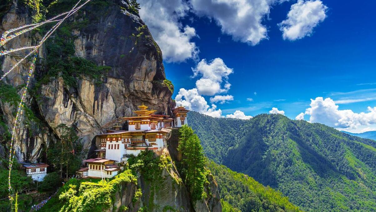 בהוטן, ארץ הדרקון המעופף. | Secret World Trip Planner