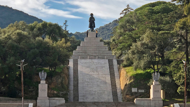Gua Bonaparte dan Place d'Austerlitz - Ajaccio | Secret World Trip Planner