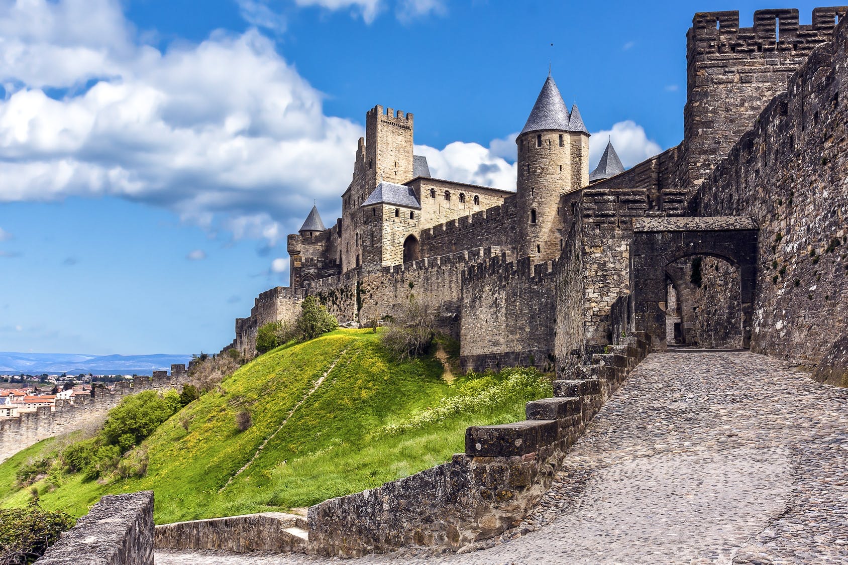 chateau-komtal-graf-castle-u-carcassonne-secret-world