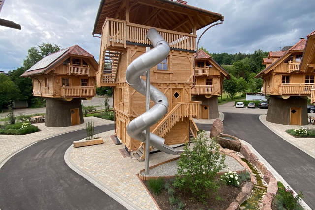 Schwarzwalder Hof - это деревня с домиками на деревьях. - Freiburg im Breisgau | Secret World Trip Planner