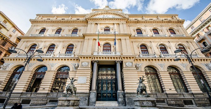 ອາຄານຕະຫຼາດຫຼັກຊັບ - Napoli | Secret World Trip Planner