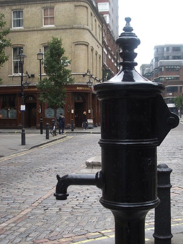 John Snow ya pampu ya maji - Londra | Secret World Trip Planner