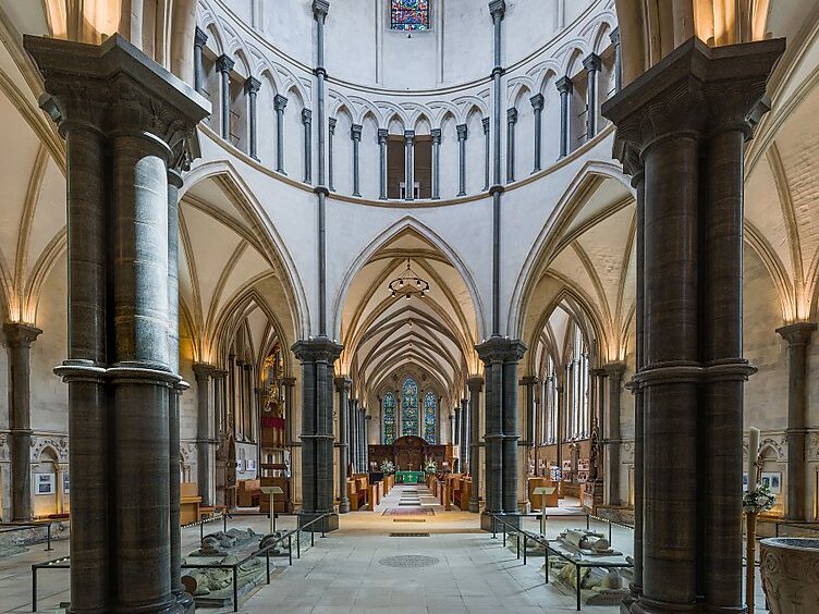 כנסיית המקדש והעולם הסודי של הגביע הקדוש - Londra | Secret World Trip Planner