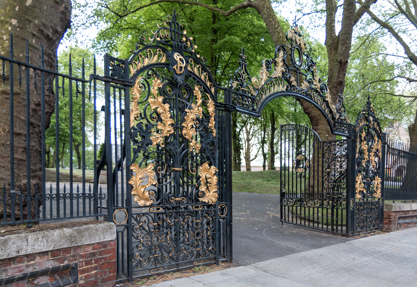 A kemény fa Londonban - Londra | Secret World Trip Planner