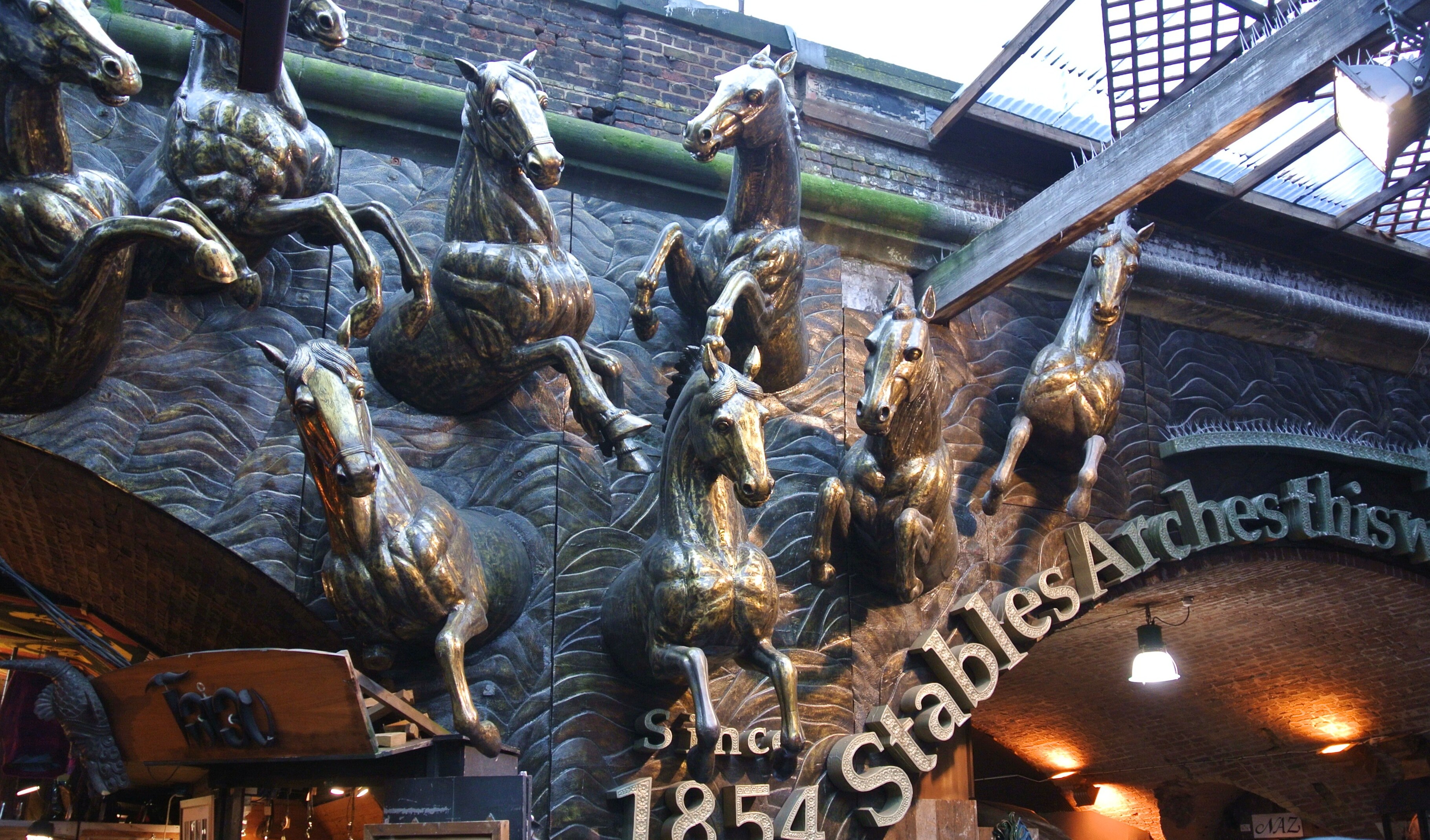 Camden Istálló Piac - Londra | Secret World Trip Planner