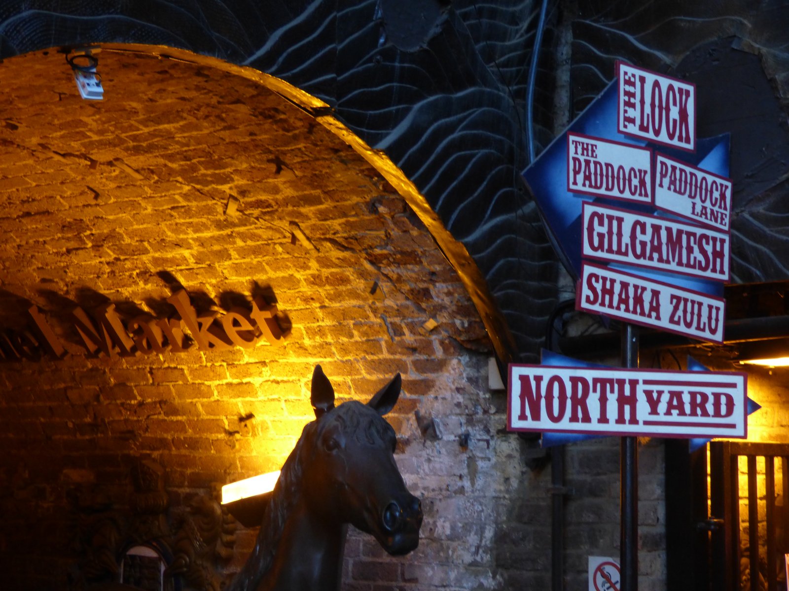 Camden Istálló Piac - Londra | Secret World Trip Planner