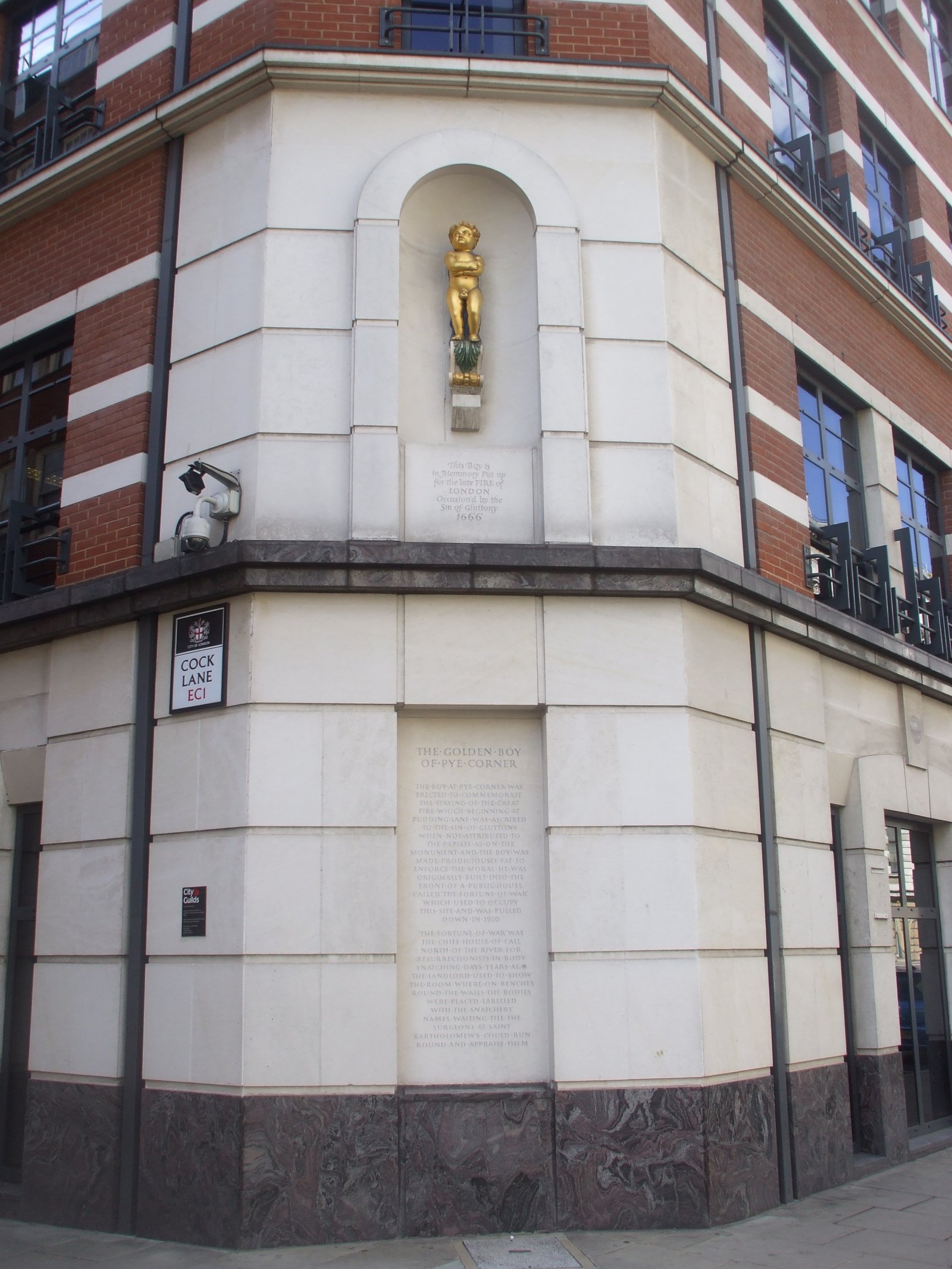 Auksinis Pye kampo berniukas - Londra | Secret World Trip Planner