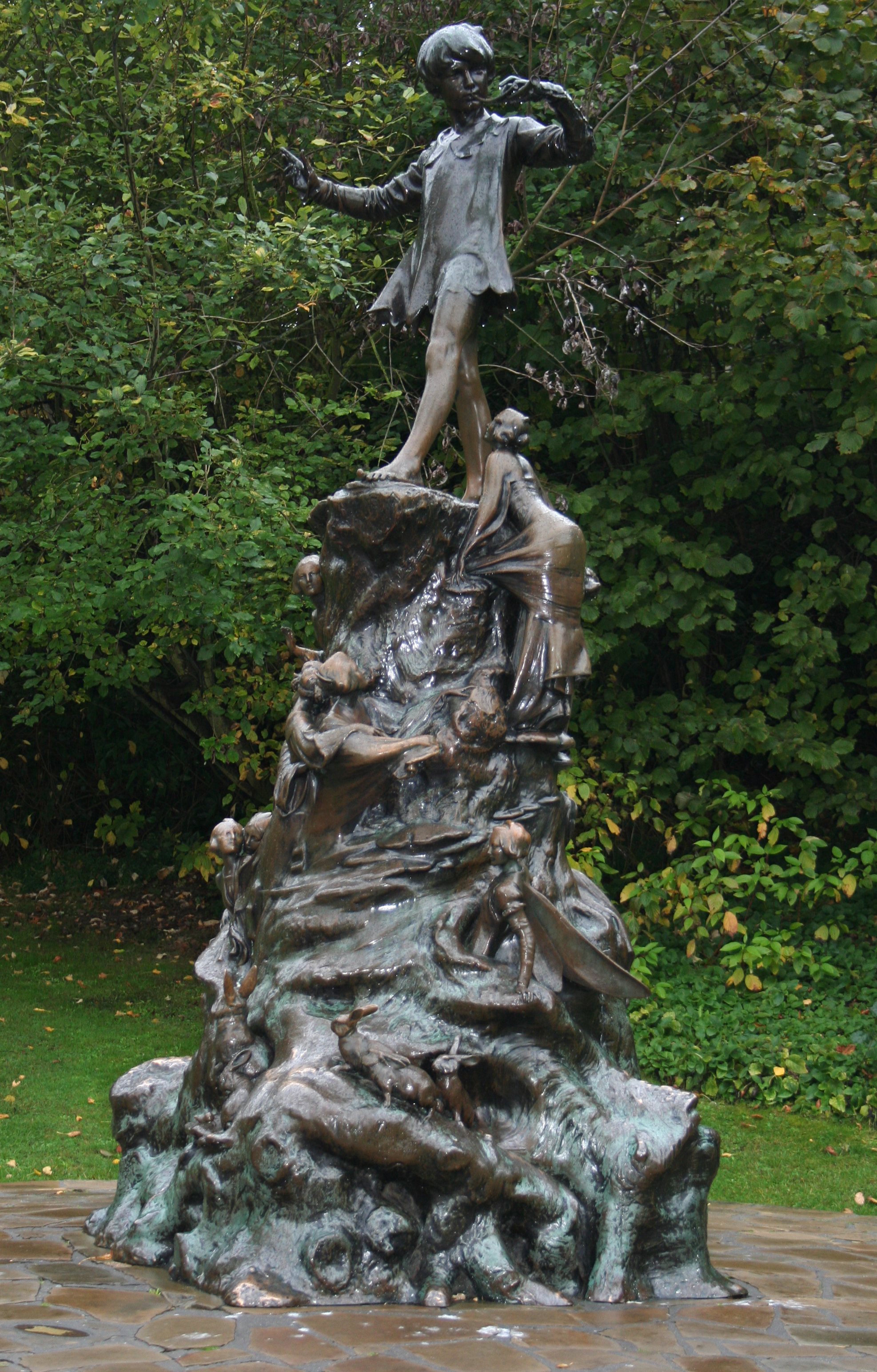 Peter Pan Statue in London - Londra | Secret World Trip Planner