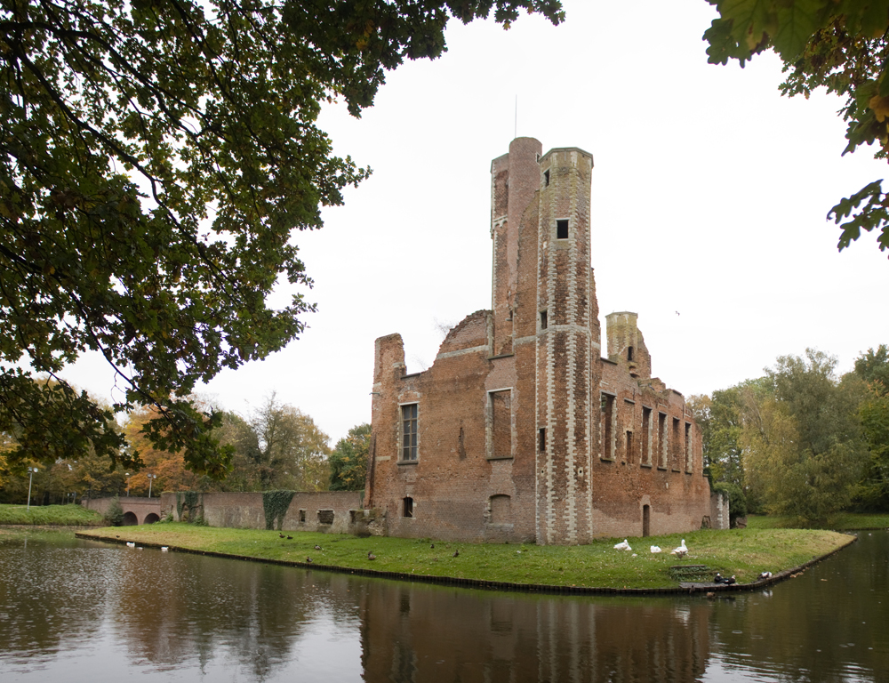 埃尔斯特城堡遗址在Duffel - Duffel | Secret World Trip Planner