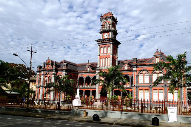 Kráľovská kráľovská akadémia - Port of Spain | Secret World Trip Planner
