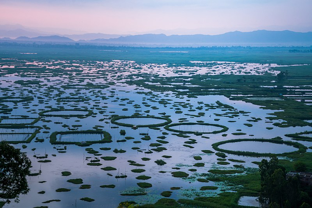 Плавучі острови озера Локтак - Loktak Lake | Secret World Trip Planner