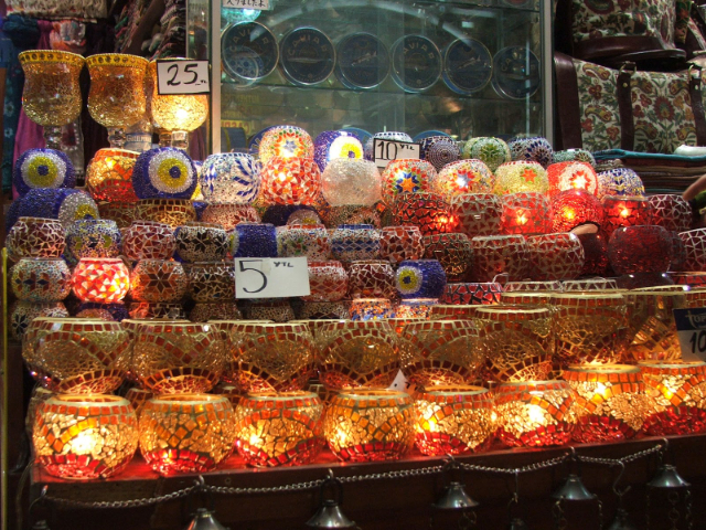 bazar handia - Piazza Beyazit | Secret World Trip Planner