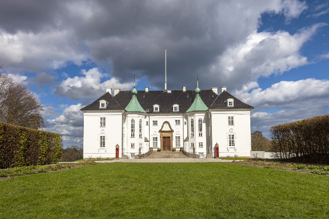 Marselisborg Slot et Mme Tilly - Aarhus | Secret World Trip Planner
