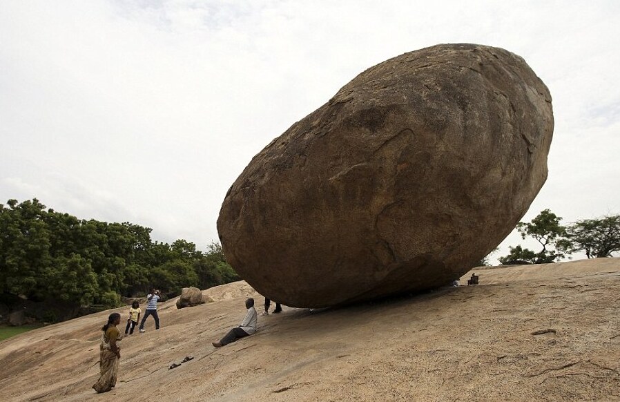 Palla di burro di Krishna - Mahabalipuram | Secret World Trip Planner