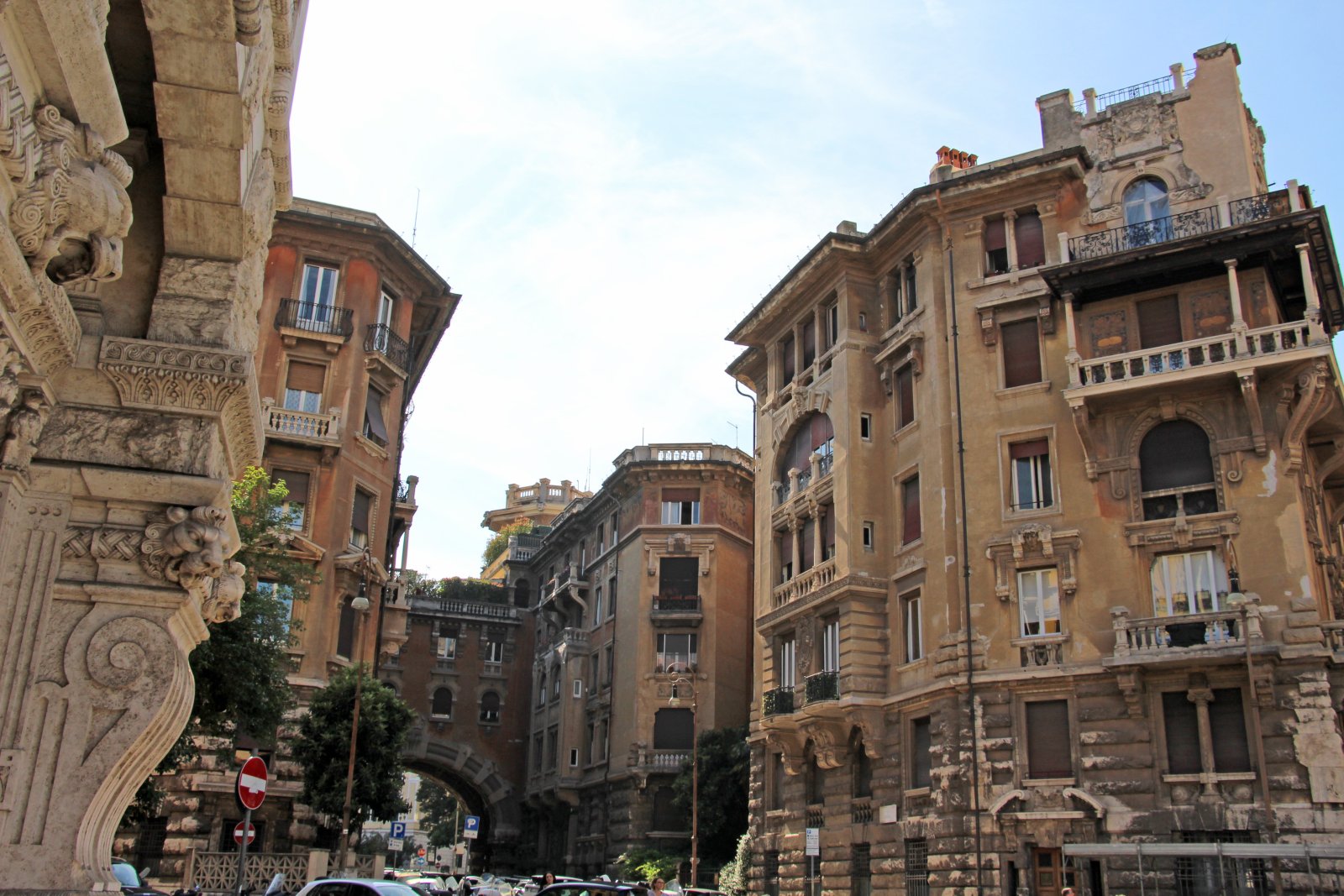 Quartiere Coppedè منطقه عجیب و غریب در رم است - Roma | Secret World Trip Planner