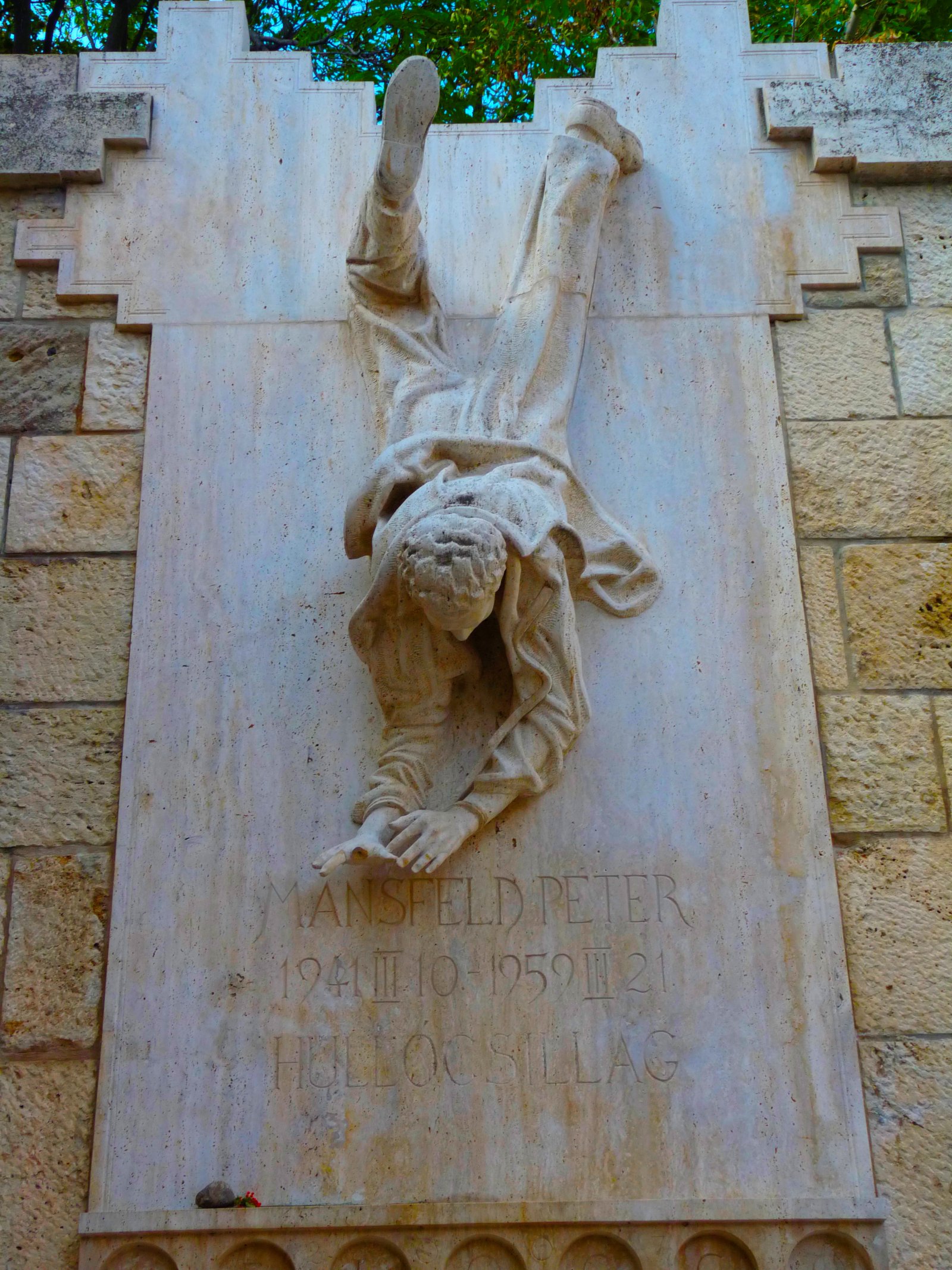 Památník Mansfelda Pétera - Budapest | Secret World Trip Planner