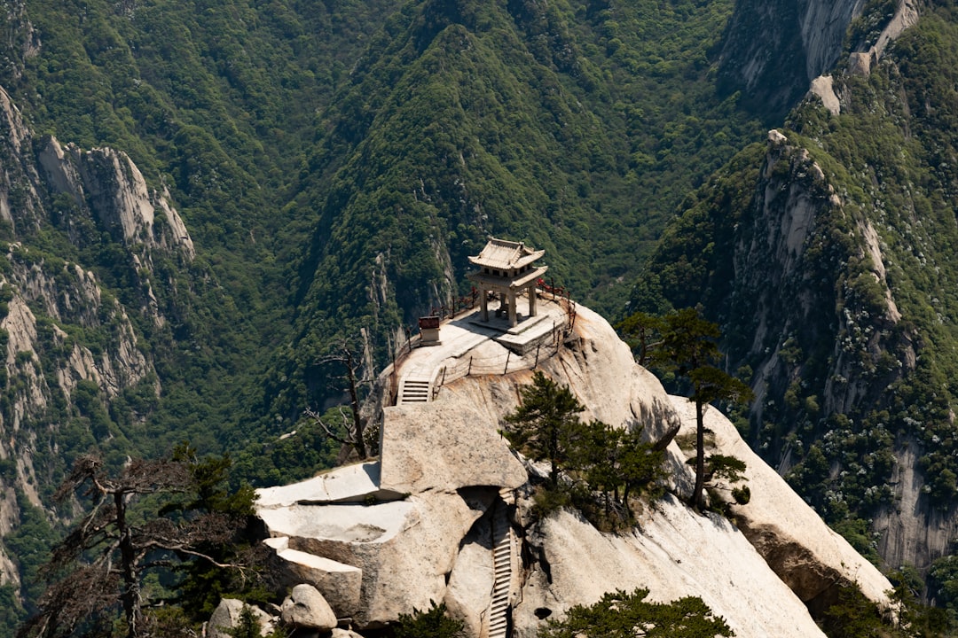 華山茶屋霊山寺 - Weinan | Secret World Trip Planner
