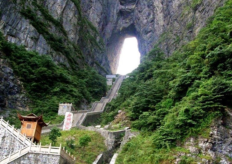 Tianmen Shan e le 999 scale - Zhangjiajie | Secret World Trip Planner
