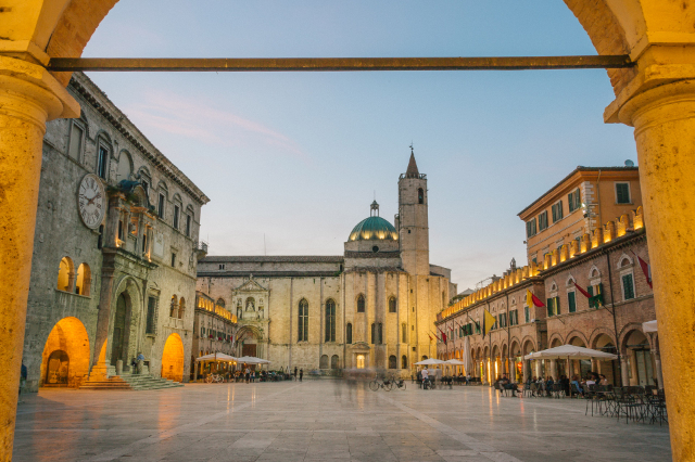 Piazza del Popolo - Ascoli Piceno | Secret World Trip Planner