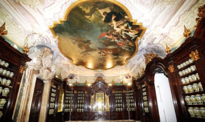 Museo ng Health Arts at Pharmacy ng mga walang lunas - Napoli | Secret World Trip Planner