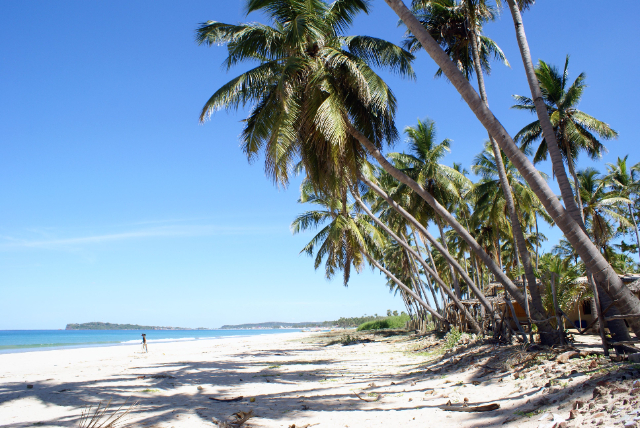 Uppuveli Beach - Trincomalee | Secret World Trip Planner