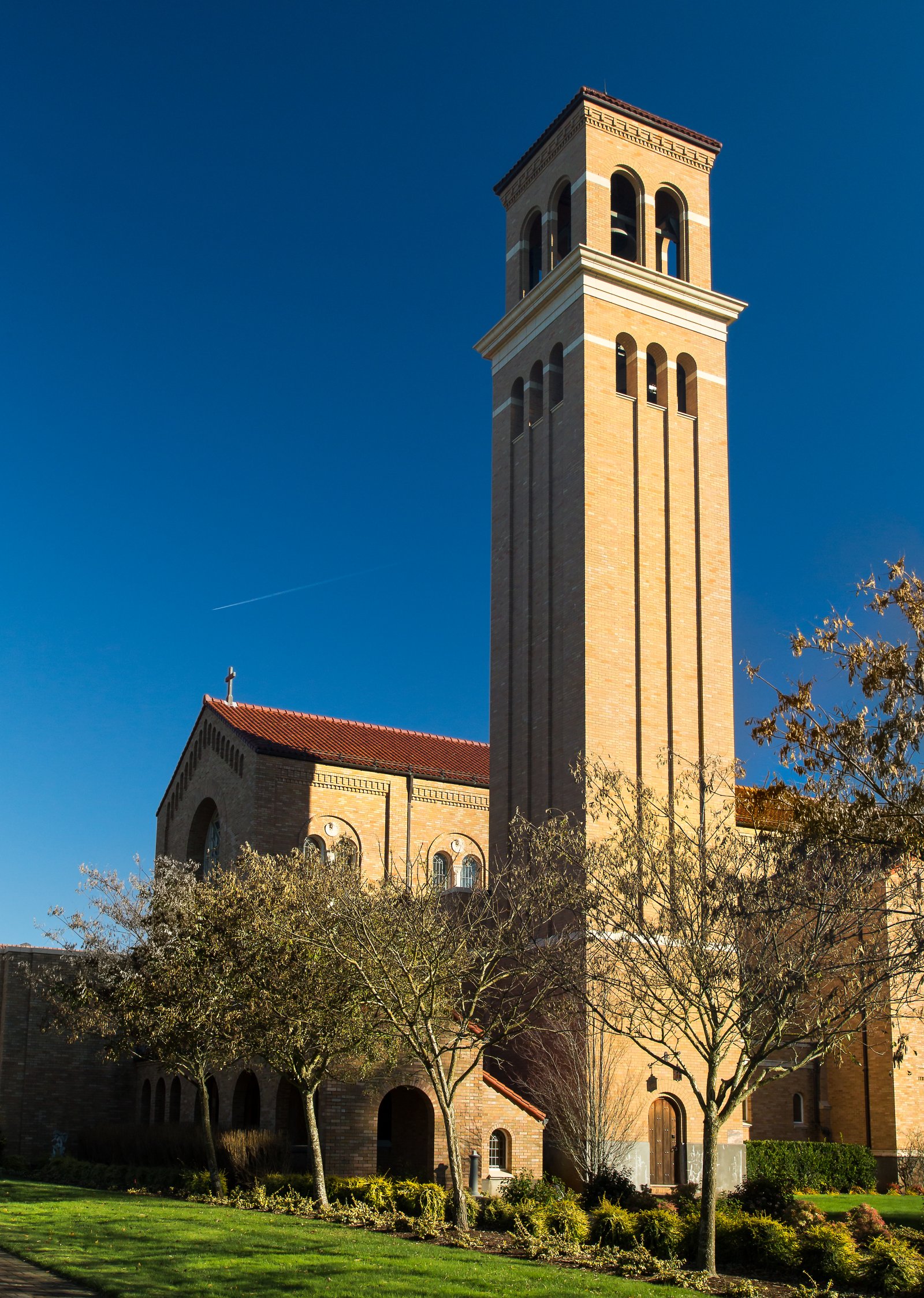 Oregon: Núi Thiên Thần Bảo Tàng Abbey - Saint Benedict | Secret World Trip Planner