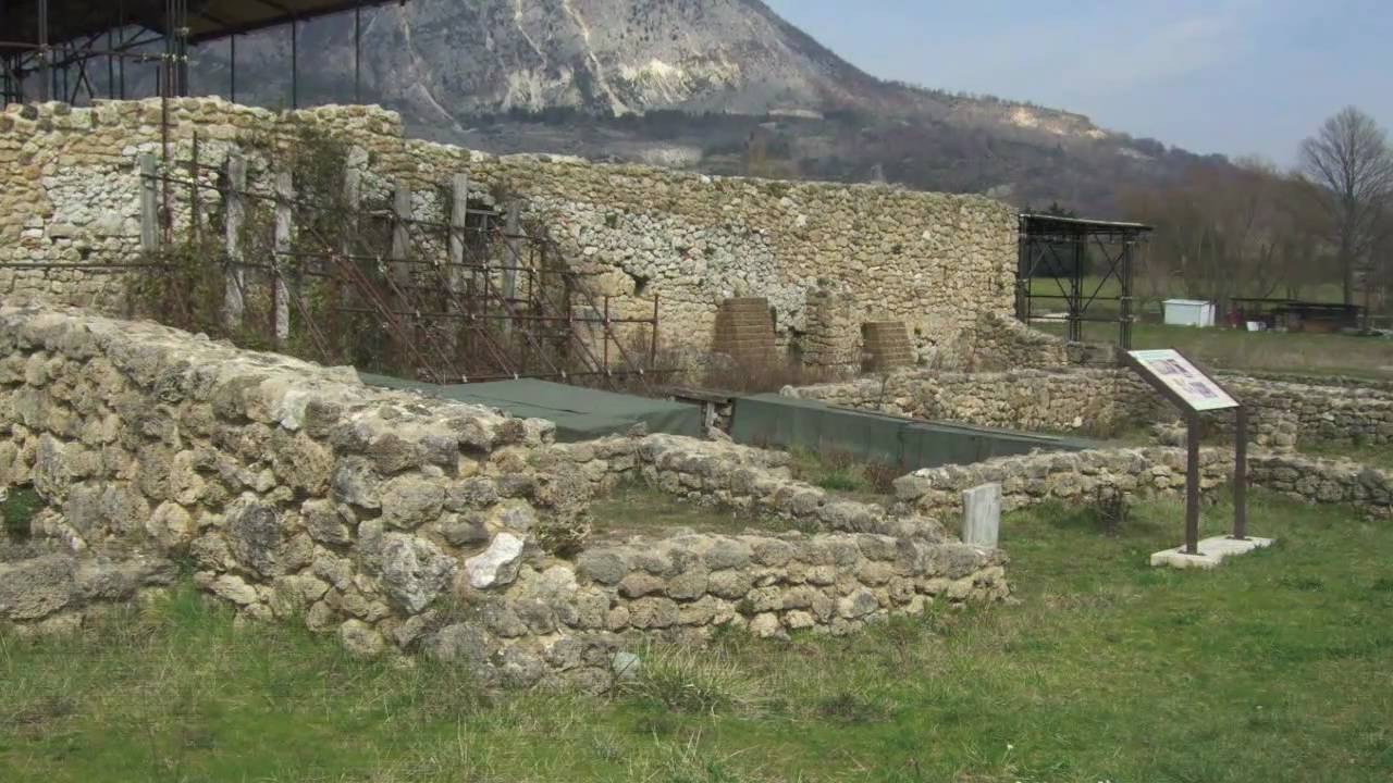 சான் வின்சென்சோ அல் வோல்டர்னோ அபே - Cerro al Volturno IS | Secret World Trip Planner