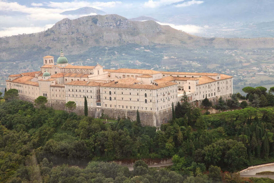 מנזר מונטקסינו והשחזור שלו. - Cassino | Secret World Trip Planner