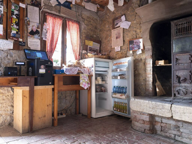 Osteria bila mwenyeji - 4 | Secret World Trip Planner