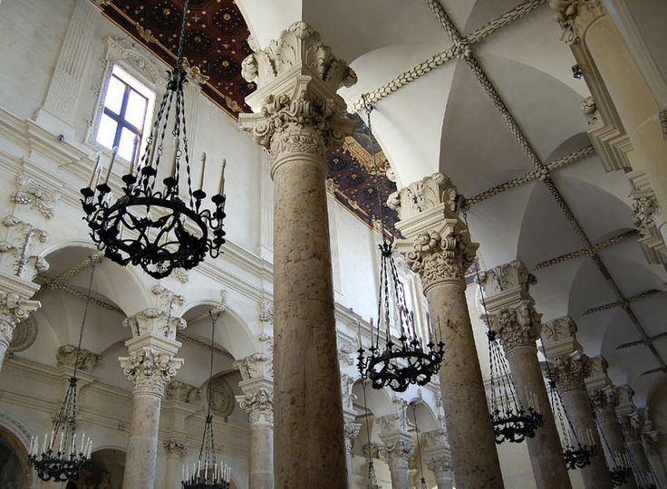 ಸಾಂಟಾ ಕ್ರೋಸ್ ಬೆಸಿಲಿಕಾ - Lecce | Secret World Trip Planner